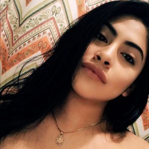 Meet your Posher, Yicel